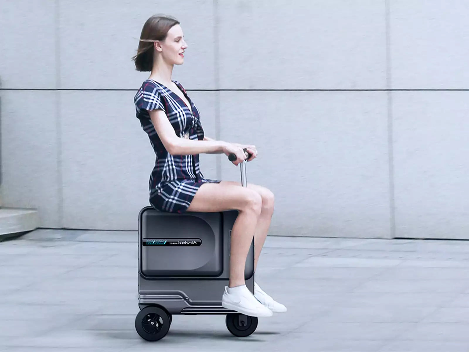 Ride the Airwheel Robot SE3T